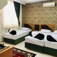 تور مشهد لحظه آخری رفت با هواپیما برگشت با اتوبوس|تور و چارتر|اصفهان, نقش جهان|دیوار