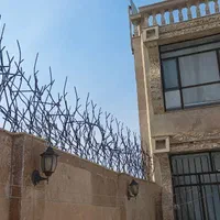 حفاظ روی دیوار