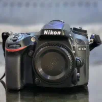 دوربین نیکون d7100 با لنز ۱۸-۱۴۰ در حد نو