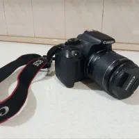 دوربین  canonبه همراه لنز
