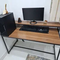 صندلی اداری و میزکامپوتر