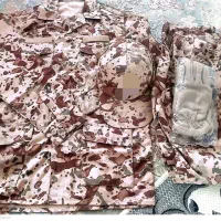یک دست کامل لباس سربازی نو سالم بدون هیچ ایرادی