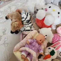 تعدادی عروسک|اسباب‌بازی بچه|شیراز, شهرک پرواز|دیوار