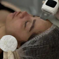 مرکز فشیال واقع در کلینیک پوست مو در فردیس|خدمات آرایشگری و زیبایی|فردیس, فردیس|دیوار