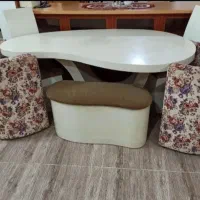 میز ناهار خوری در حد نو وعالی