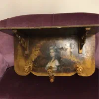 جا لباسی چوبی همراه نقاشی