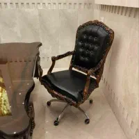 مبلمان اداری چوب و چرم شل پوست ماری