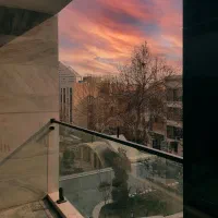 ۱۳۷ متر۳خواب/دونبش/نوساز/لابی/۲ پارکینگ