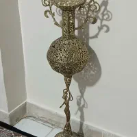 گلدان و میز برنجی
