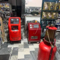 استاد کار ماهر به تعویض روغن و گیربکس اتوماتیک