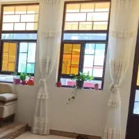 دو عدد درب و ۵عدد پنجره