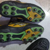 کتونی فوتبال اصل اصل پیچی با آچار|کیف، کفش، کمربند|نسیمشهر, |دیوار