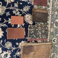 پنج جلد کتاب با قدمت بالا خطی و سنگی بسیار با ارزش