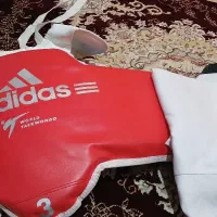 لباس ورزشی|تجهیزات ورزشی|قم, چهل درخت‎|دیوار