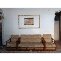 مبل پارچه ای  وچوبی محکم می باشد