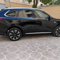 میتسوبیشی، اوتلندر phev
