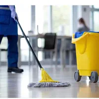 نیرو خدماتی خانم