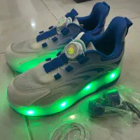 کتانی چرخدار اسکیتی چراغدار|دوچرخه، اسکیت، اسکوتر|رشت, توشیبا|دیوار