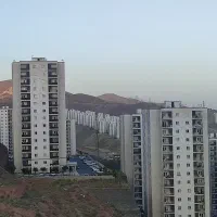 تمیز کاری راه پله و منازل انجام می دهیم