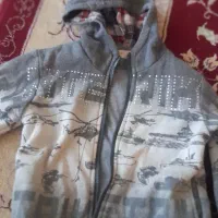 تعدادی لباس هودی و سویشرت و بافت دخترانه