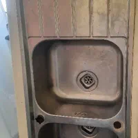 سینک ظرفشویی و هود آشپزخانه