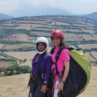 آموزش پاراگلایدر و پرواز تفریحی۲نفره همراه باخلبان