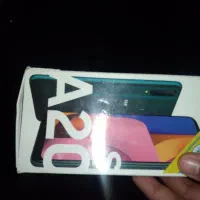 گوشی سامسونگ در حد نو میباشد