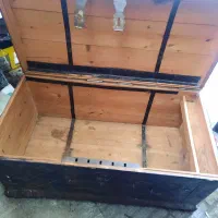 صندوق قدیمی بزرگ|کلکسیون اشیاء عتیقه|رشت, سلیمانداراب|دیوار