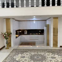 خانه (کابینت هایگلاس با لاین طلایی) سبز