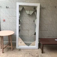 آینه ایستاده ارایشگاه دوتا میز