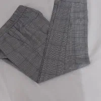 تعدادی مانتو شلوار شال و روسری