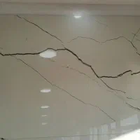 کارگر انبار کاشی و سرامیک