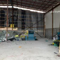 ضایعات کارگر  مسلط به کار ضایعات با پورسانت