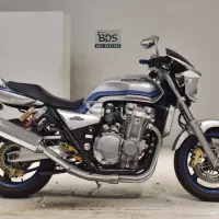 سی بی ۱۳۰۰  کاربرات سیلور