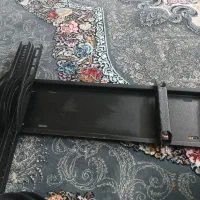 یک عدد وسایل تلویزیون دیوای