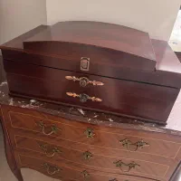 جعبه ی قاشق و چنگال در حد نو و تمیز