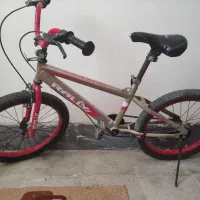 دوچرخه نو|دوچرخه، اسکیت، اسکوتر|خمیر, |دیوار