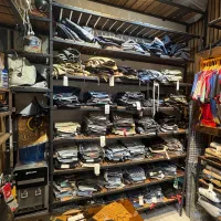 ویترین و دکور مغازه