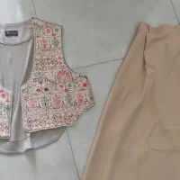 جلیقه کرم سنتی ودامن کرم جنس شیک سایز38 الی 40