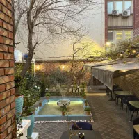 استخدام سالنکار و ویتر برای کافه رستوران