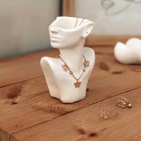 انواع اکسسوری های آرایشی برای آنلاین شاپ ها