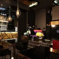 مدیرارشد.صندوقدار.هاست.فقط خانوم