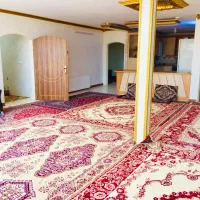 خانه بزرگ امکان پارک ۴ خودرو در حیاط