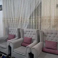 جنس پارچه وچوب ولی عسلی ندارن