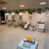 اجاره صندلی در سالن زیبایی واقع در مرکز شهر