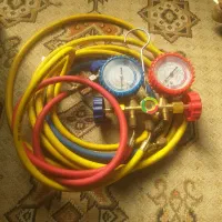 یک عددگیج ،یک عددگازکولر۱۳۴ ویک عددموتوریخچال