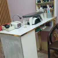 میز ناخن و صندلی