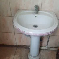 روشویی و شیر آب گرم و سرد با کلیه اتصالات|لوازم سرویس بهداشتی|اردبیل, |دیوار