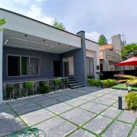 همکف ۳خواب با استخر ۴فصل و آلاچیق