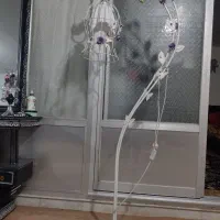 آباژور ایستاده